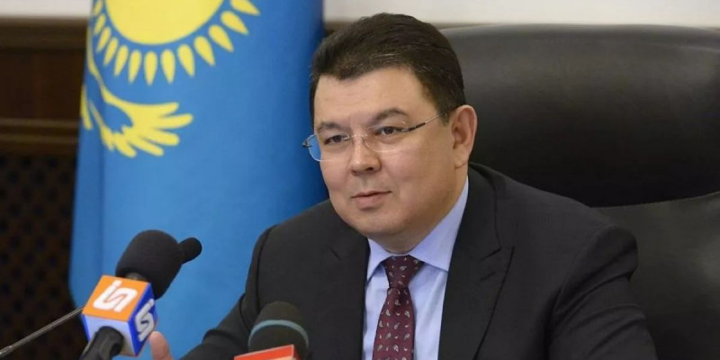 Қ.Бозымбаев: Тапшылық болмасын десеңдер, қымбат бензинді қанағат тұтыңдар!