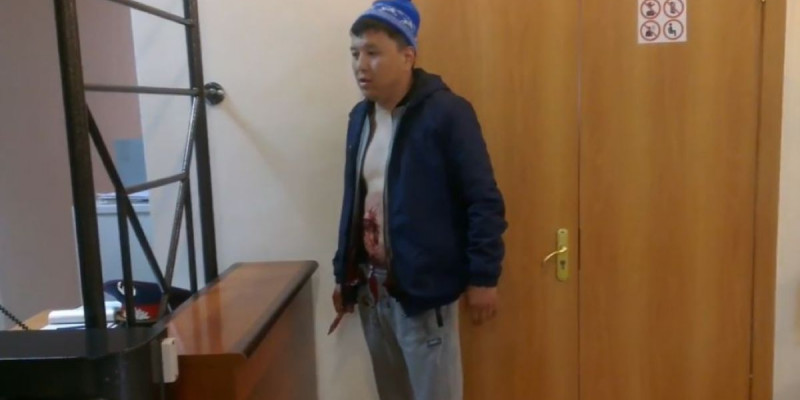 «Қазақмыстың» бұрынғы жұмысшысы сотта қарнын тілді
