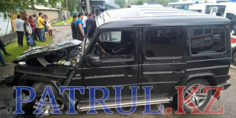 Автобуспен соқтығысқан "Гелендвагеннің" тізгінінде прокуратура қызметкері болған