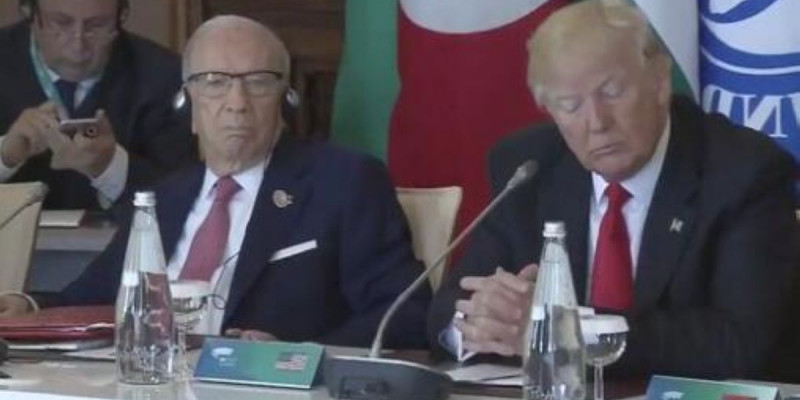 Саммитте қалғып кеткен Трамп