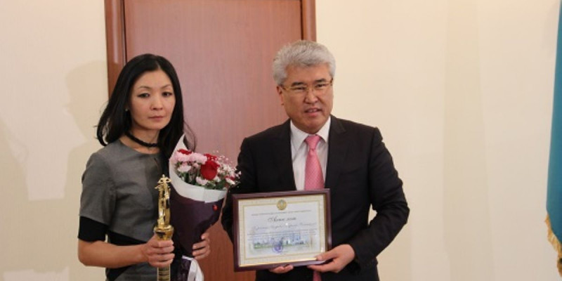 Министр бас жаттықтырушыларды марапаттады