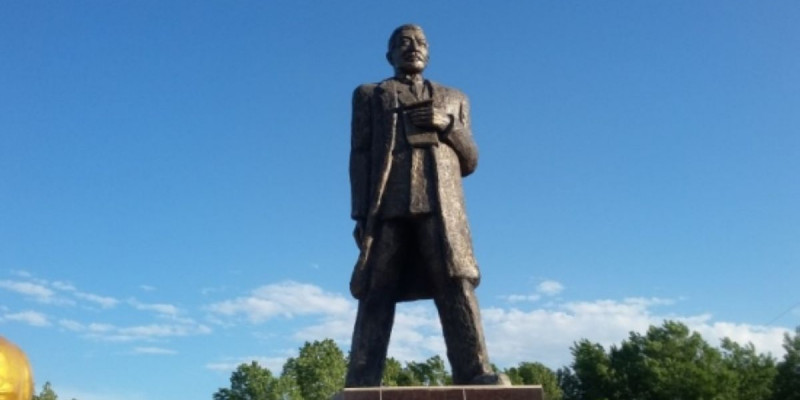 Тракторшының қаржысына тұрғызылған Ә.Бөкейхановтың ескерткіші бұзылуы мүмкін