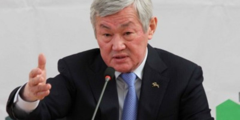 Дизайнерлердің жұмысын ұнатпаған Сапарбаев оларды оқытатын мектеп ашпақшы