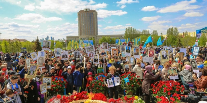 «Жаужүрек полк Астана - әлем маршы» шеруіне 20 мыңға жуық адам қатысты