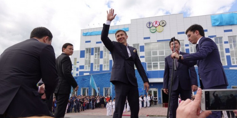 Кәсіпқой боксшы өз спорт кешенін ашуға Қарағандыға келді