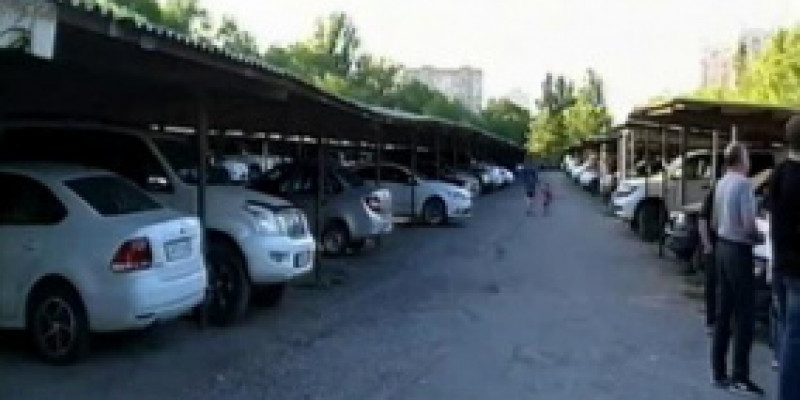 "Орбита" тұрғындары автотұрақтың орнына көпқабатты үй салуға наразы