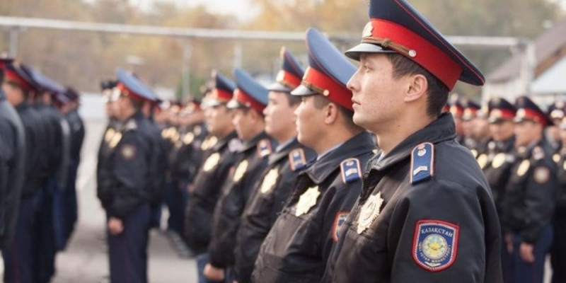Президент полиция қызметкерлерінің жалақысын көбейтті