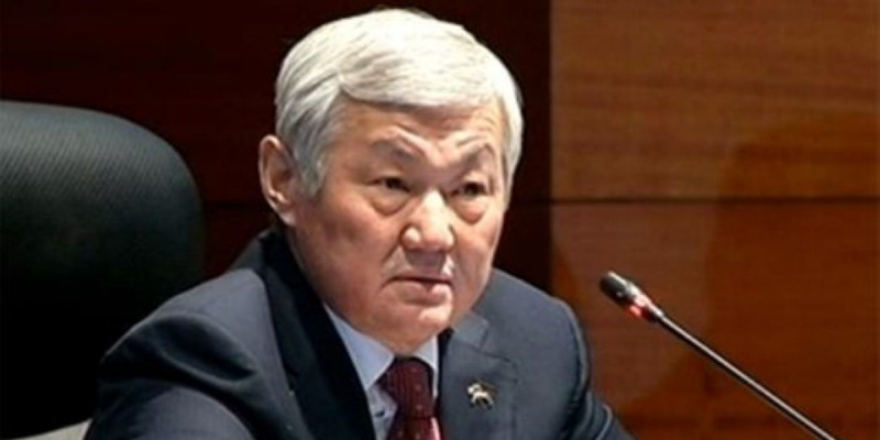 Б. Сапарбаев: Құм көшін тоқтату үшін сексеуілді көптеп отырғызу керек