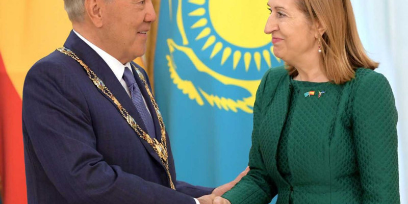 Елбасы Испанияның Католиктік Изабелла Орденімен марапатталды