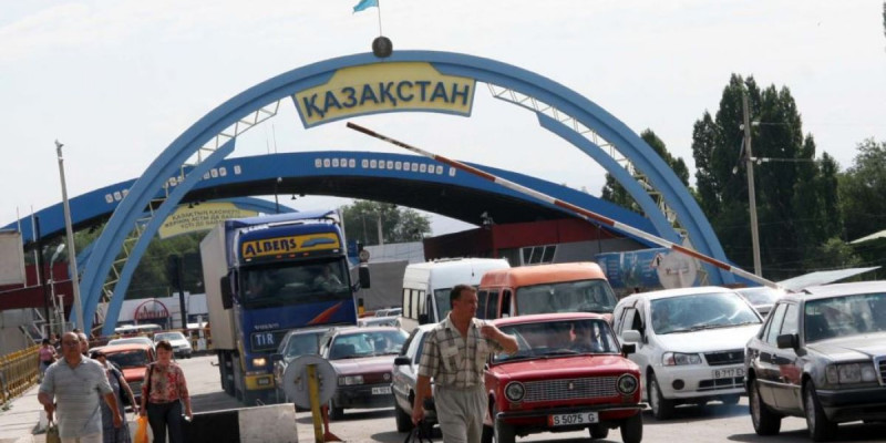Қазақстан мен Қырғызстан азаматтардың тіркеусіз жүру мерзімін ұзартты