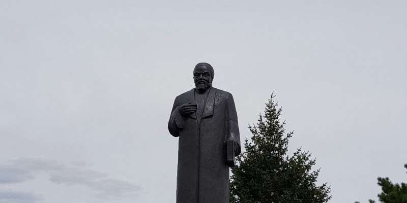 Тарбағатайда ұлы Абай мен Дәулетбай батырға еңселі ескерткіш қойылды