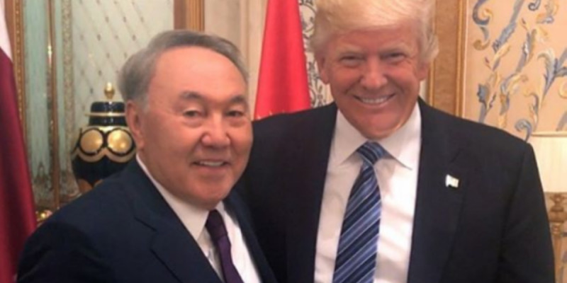Трамп Назарбаевты құттықтады