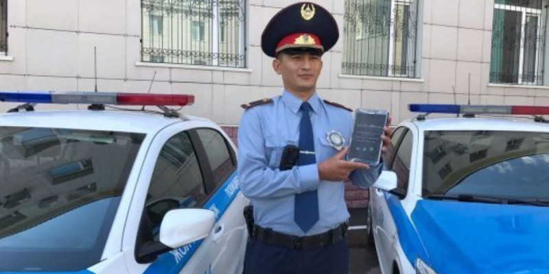 Елордалық полицейлер бір тәулікте планшет арқылы 100-ден аса айыппұл рәсімдеді