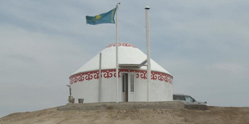 Күннен қуат алатын заманауи киіз үй