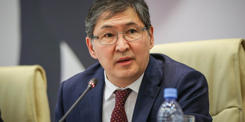 Министр білім гранттарына қатысты түсініктеме берді