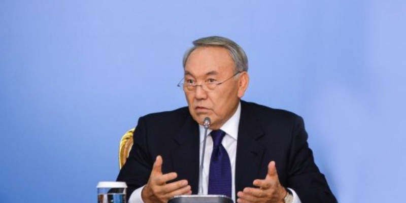 Назарбаев жас министрлерді мақтады