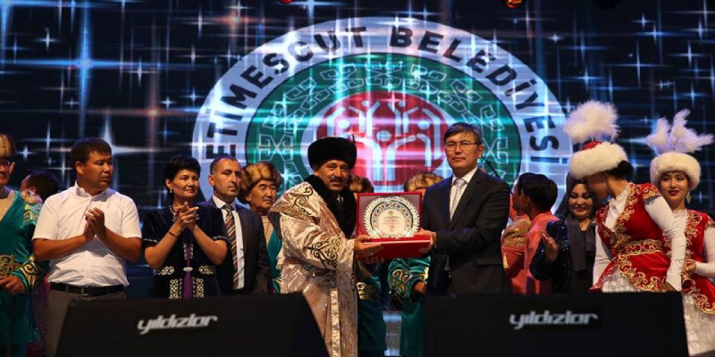 50 мың көрермен алдында өнер көрсетті