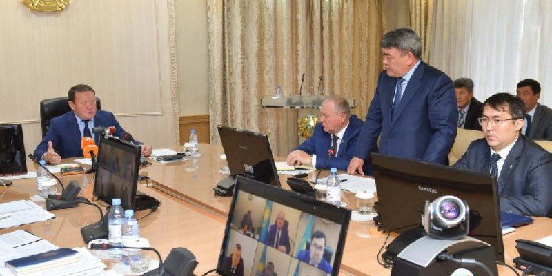 Ақсақалов үйлерге уақытылы жылу бермеген шенеуніктерді жазалады