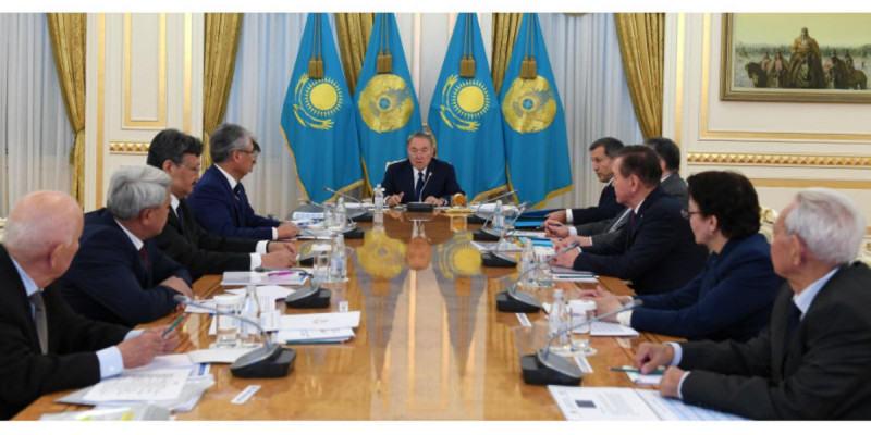 Президентке латын әліпбиінің жаңа нұсқасы таныстырылды