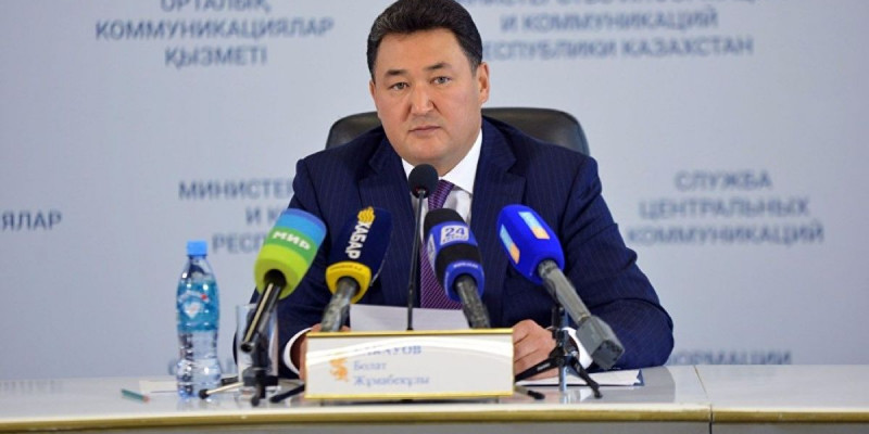 Бақауов "мемлекеттік тілді қорғамай жүр" деген сынға жауап берді