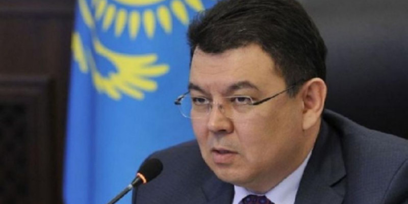 Министр бензин бағасы қанша теңгеге дейін көтерілетінін айтты