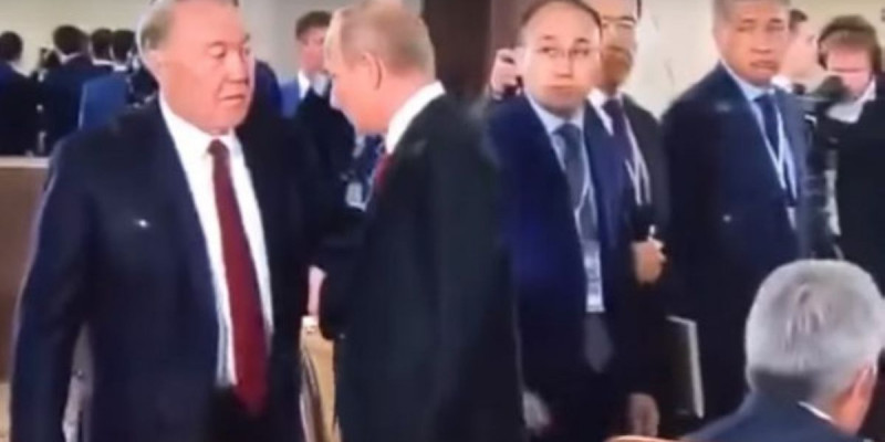 Сочи саммиті: Путин мен Назарбаев не туралы сыбырласты? (видео)