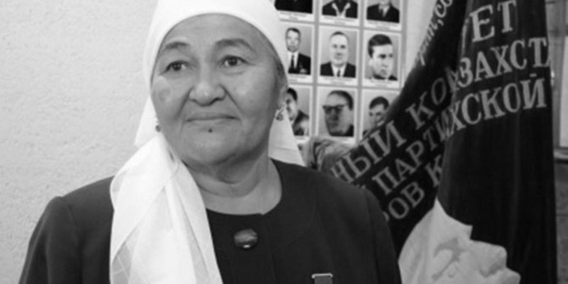 Еңбек Ері Кәмшат Дөненбаева өмірден озды