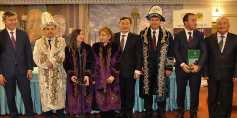 Толғаныс кітабы – түрік тілінде