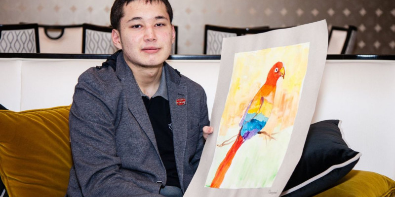 Аутизм дертіне шалдыққан 2 бозбаланың көрмесі ашылады