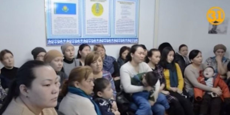 Ақтөбеде мүгедек балалардың ата-аналары наразылыққа шықты