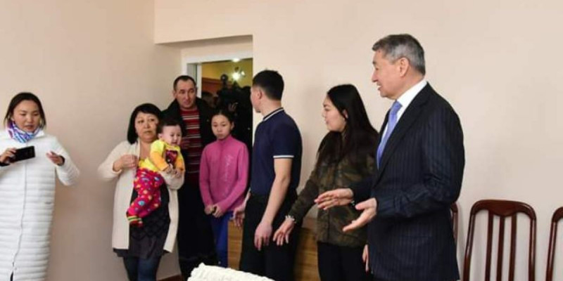 Үйлерін су басқан аягөздік 12 отбасыға жаңа пәтер берілді