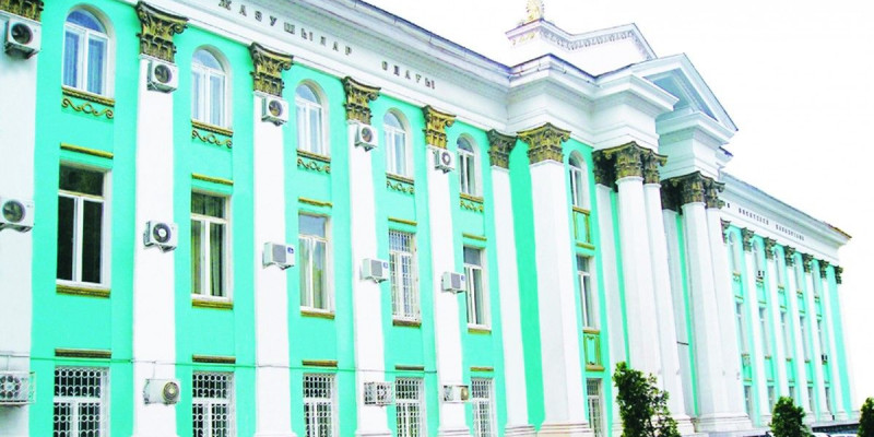 Жазушылар одағының XV Құрылтайы өтуде