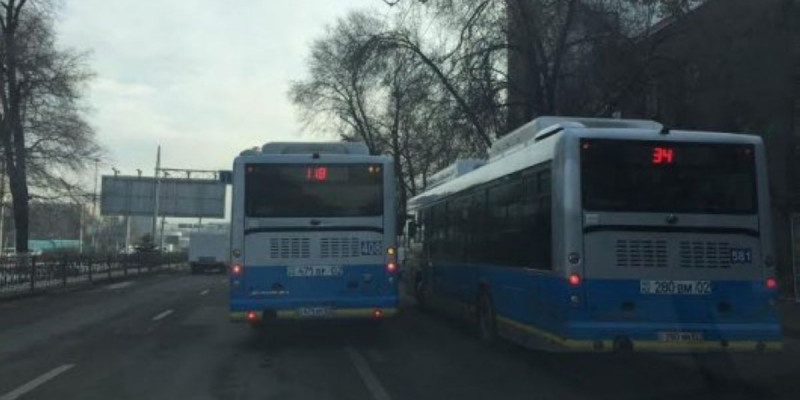 Автобусты жын қуғандай айдаған