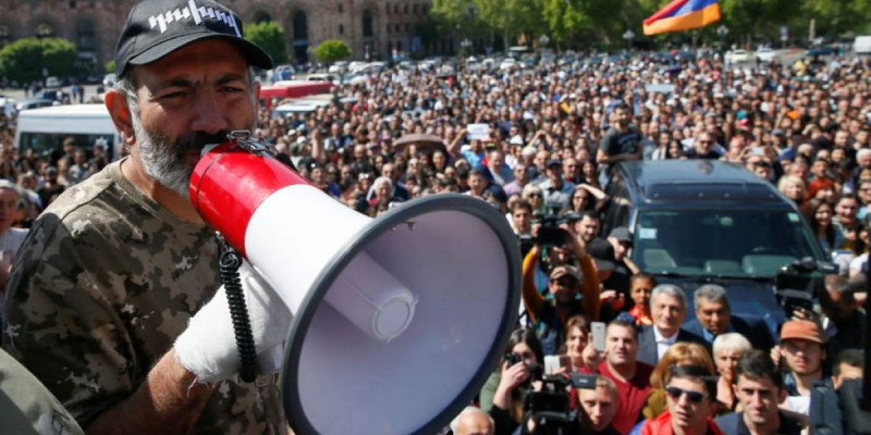 Арменияда оппозиция лидері Пашинянды премьерлікке ұсынды