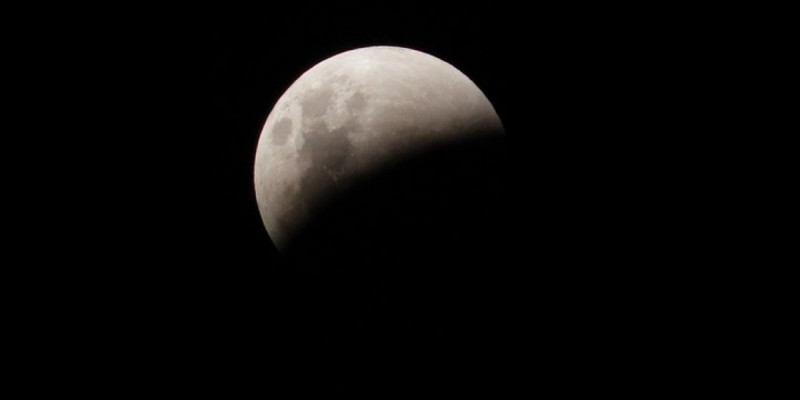 Жазда алматылықтар айдың тұтылғанын 3 сағат бойы көре алады