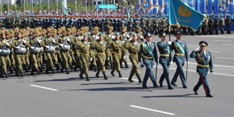Қазақ әскерінің күні қалай тойланады?