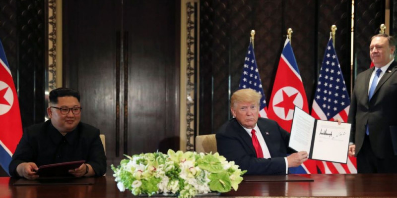 Трамп: Корей түбегі ядролық қарудан бірден тазартыла бастайды