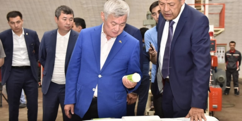 Ақтөбе облысында экологиялық таза пакет өндірісі іске қосылды