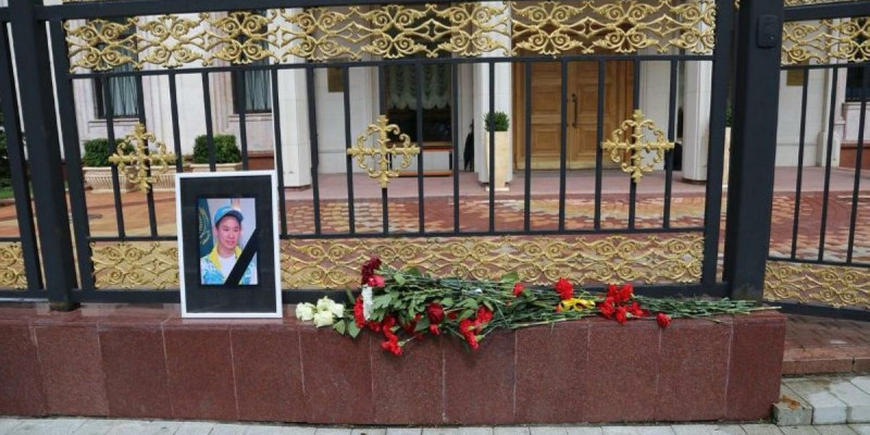 Денис Теннің шетелдегі жанкүйерлері аза тұтуда