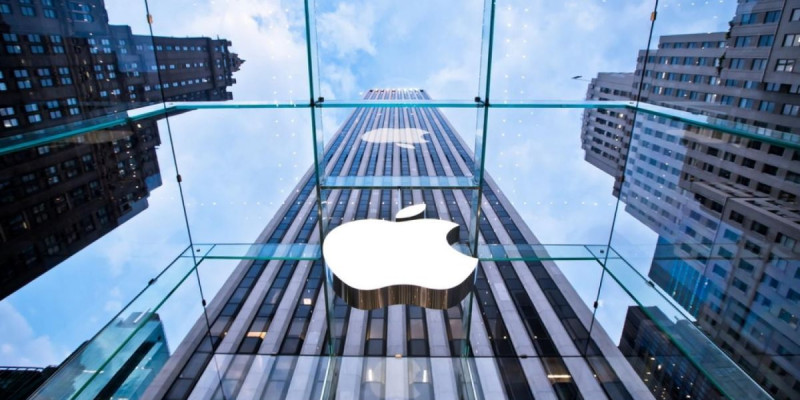 Apple капиталы бір триллион доллардан асып түсті