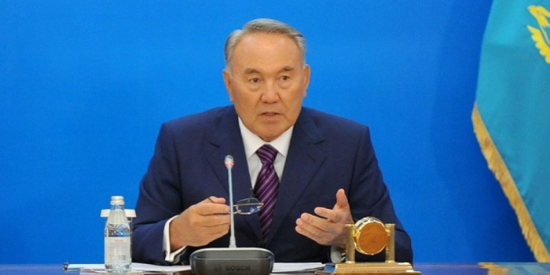 Назарбаев жастарды қытай тілін үйренуге шақырды