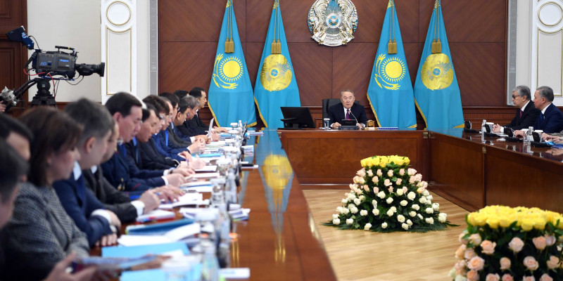 Сынай отырып, міндет жүктеді