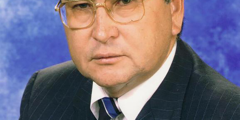 Тұлғасы асқақтай түскен Ахметов