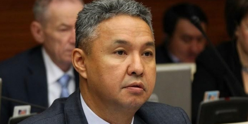 Азат Перуашев: Қазақ Республикасы атауын қайта енгізу керек