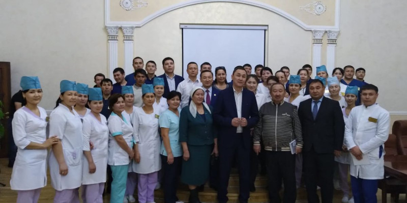 Жоғарыға жалтақтамай жұмыс істеуге болмай ма?