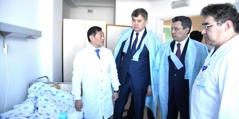 Бақыт Сұлтанов пен Елжан Біртанов әр пациенттің хал-жағдайын білді