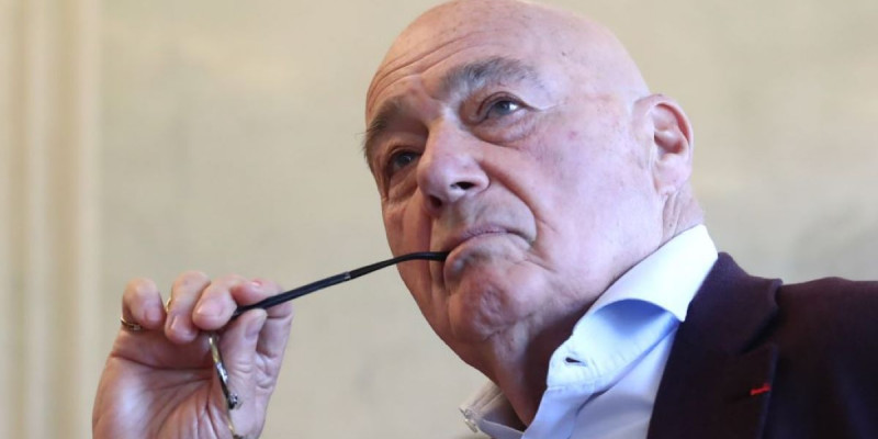«Ресей Сталиннің жауыз болғанын түбі мойындайды»