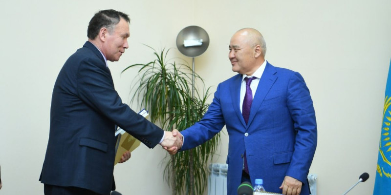 Нагата есебін шешкен атақты математик Түркістанда мектеп ашпақ