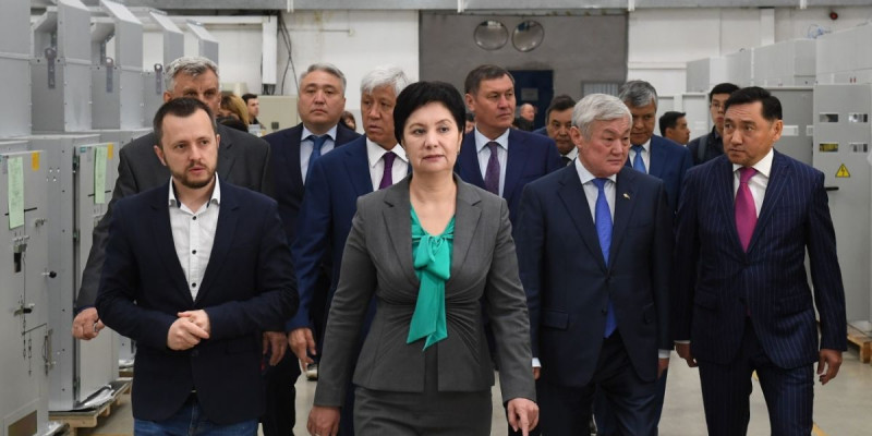 Үкімет мүшелері ел аралап жүр