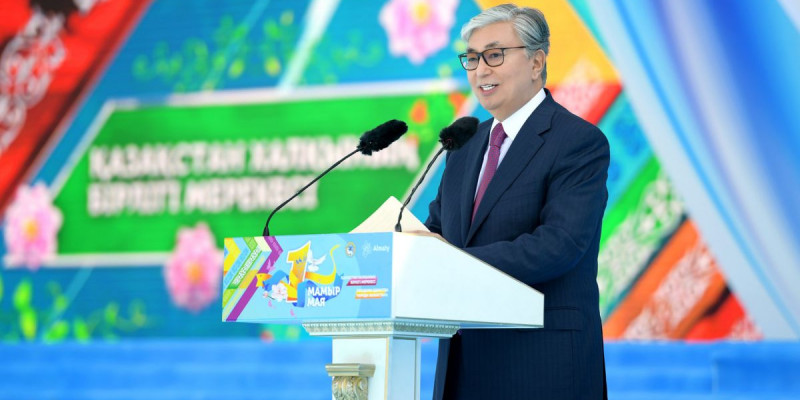 ПРЕЗИДЕНТ 1 МАМЫР МЕРЕКЕСІМЕН ҚҰТТЫҚТАДЫ